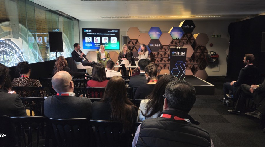 法国极右翼政党领袖勒庞:美国停止援乌是“残忍的”;