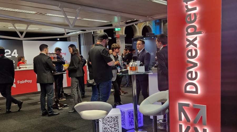 伦敦金属交易所(LME)期铜上涨149美元,报9734美元/吨;期铝上涨38美元,报2697美元/吨;期锌上涨50美元,报2929美元/吨。