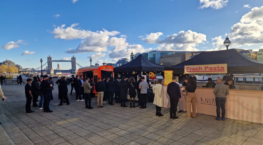 美国白宫明确表示，加沙地带谈判特使有与各方接触的权利