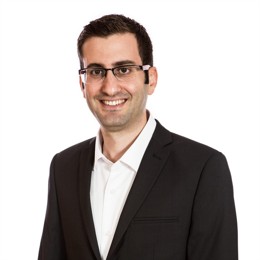 纽约联邦储备银行行长 John Williams 表示，他预计关税将导致通胀上升，并强调经济应对特朗普关税的诸多不确定性。他提到，基于现有信息和不确定因素，他已将关税对通胀和物价的潜在影响纳入考量，并指出这些影响将在今年稍晚显现。此外，他还提到如何影响企业投资和消费者支出是另一个重要的不确定性。