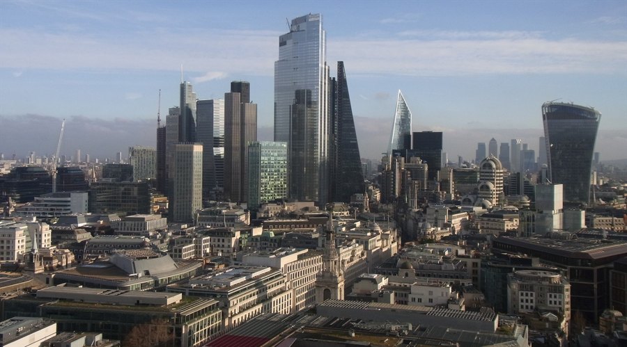 LME三个月期铜价格下滑120美元,报至每吨9,614美元。